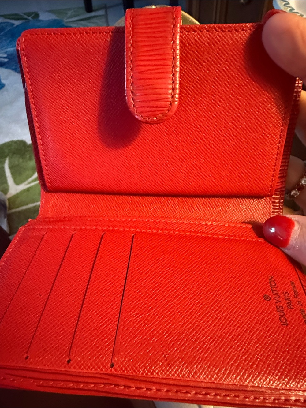 LV Epi Red Textured Women's Wallet Leather with kiss-lock - Picture 3 of 13